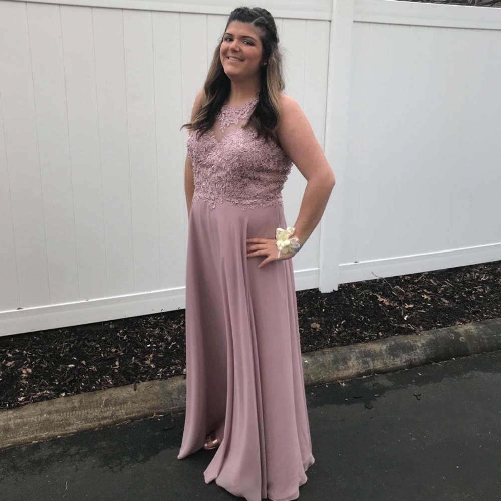Light pink/mauve prom/wedding dress - Picture 1 of 3
